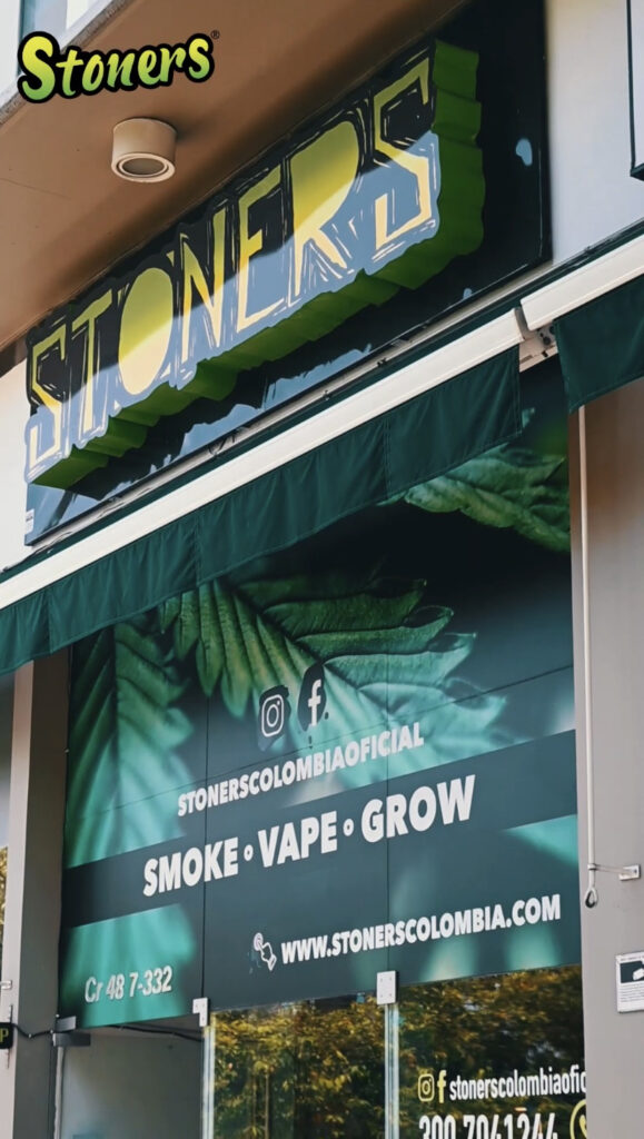 stoners smoke shop sede Poblado, Medellin