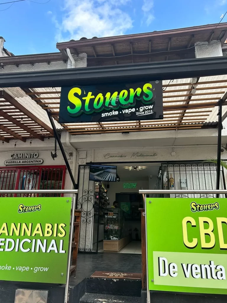 Tienda Stoners Smoke Shop en Laureles, Medellín – foto 2